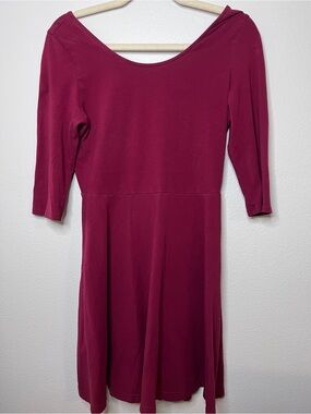 Express Women’s Scoop Neck 3/4 Sleeve A-Line Dress in Deep Berry